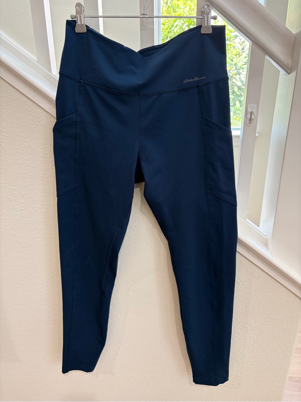 Eddie Bauer Deep Navy High-Rise Pocket Leggings